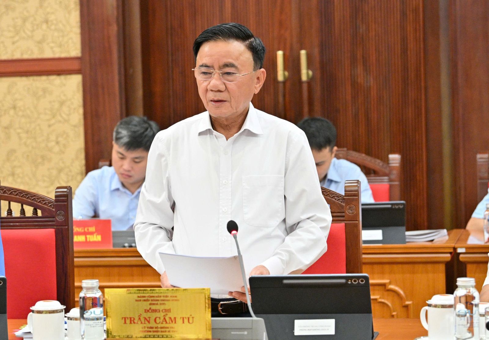Anh-tin-bai