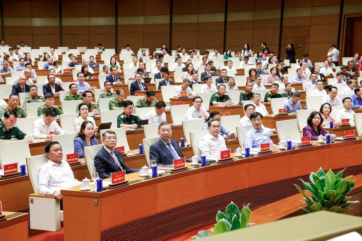 Viện Hàn lâm Khoa học xã hội Việt Nam tham dự Hội nghị nghiên cứu, học tập, quán triệt và triển khai Nghị quyết số 10-NQ/TW của Bộ Chính trị về phát triển kinh tế có vốn đầu tư nước ngoài