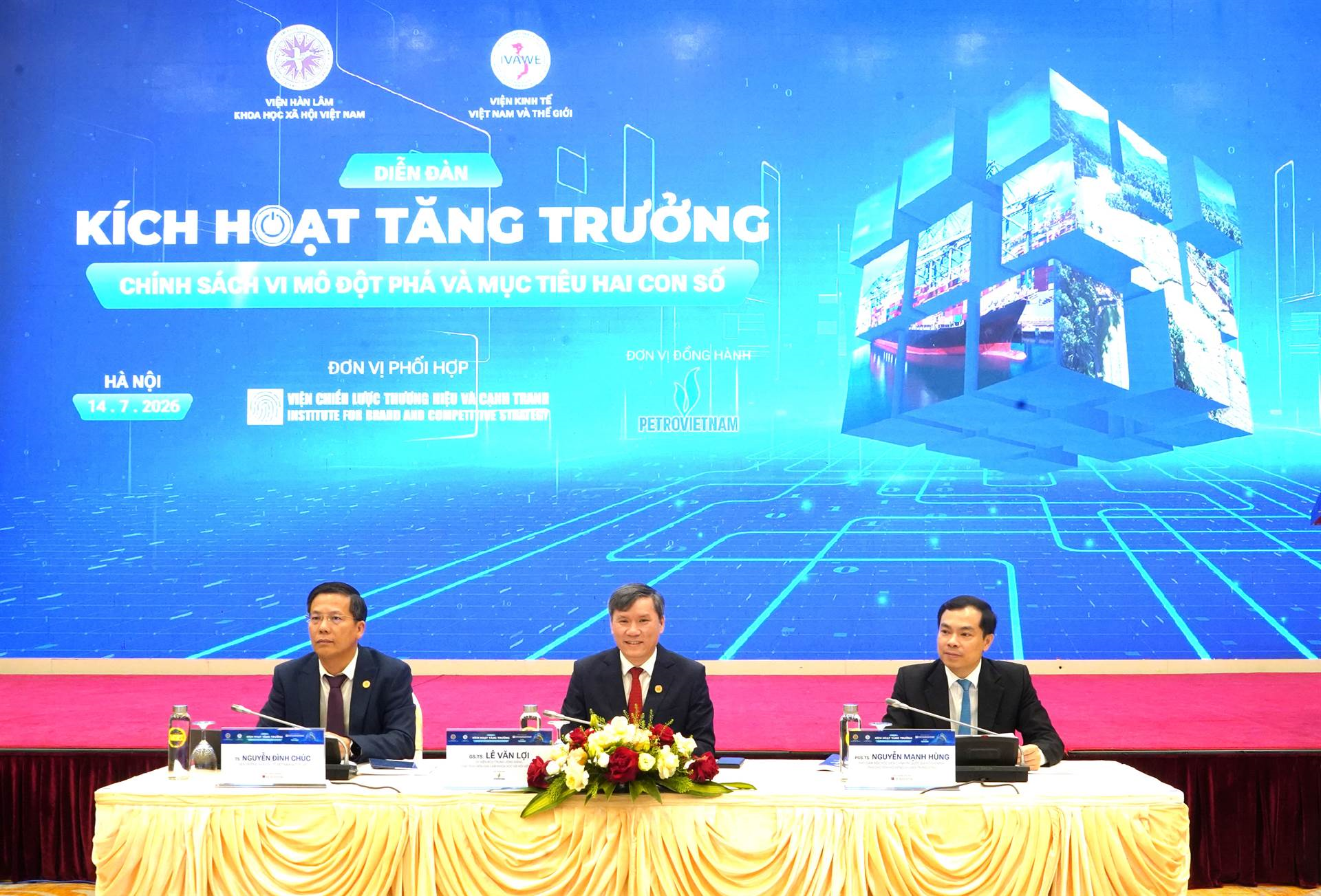 Diễn đàn “Kích hoạt tăng trưởng: Chính sách vi mô đột phá và mục tiêu hai con số”