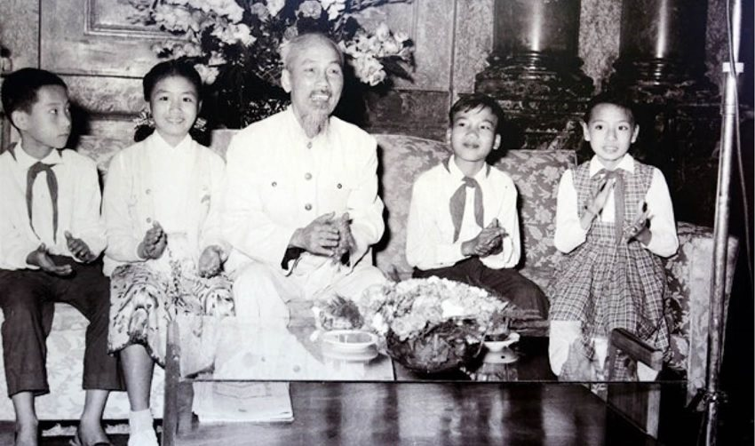 Đọc lại những bức thư Bác Hồ gửi các tầng lớp nhân dân