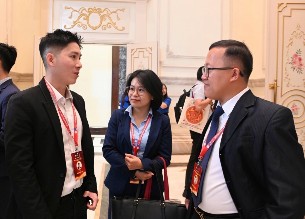 hoc tap chu tich ho chi minh thu hut va trong dung nhan tai hinh anh 2