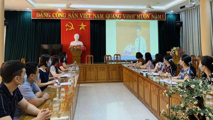 Hội LHPN Ninh Bình dự Hội thảo trực tuyến. Ảnh: CTV
