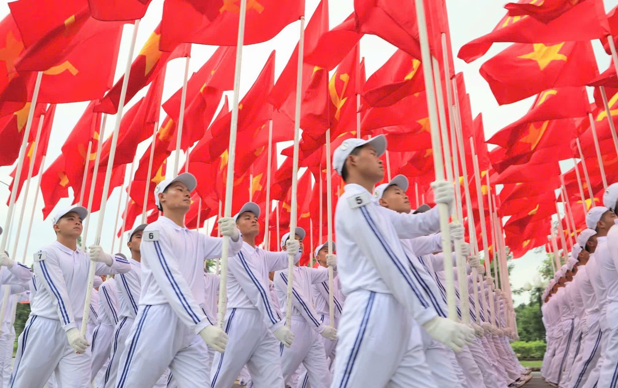 Vững bước dưới cờ Đảng