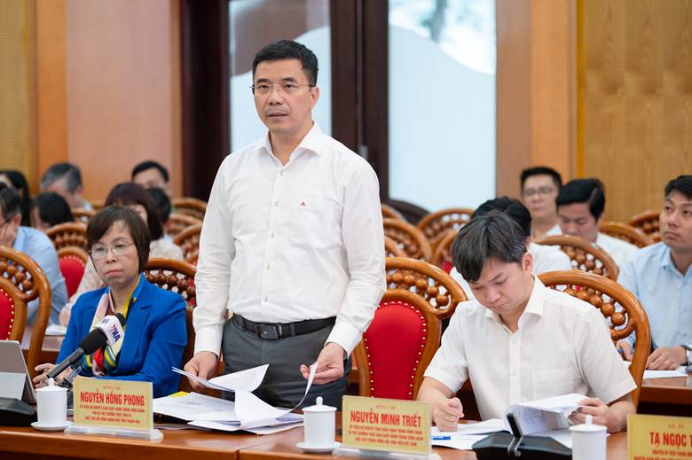 Phó Bí thư Thường trực Tỉnh ủy, Chủ tịch HĐND tỉnh Thanh Hóa Nguyễn Hồng Phong phát biểu