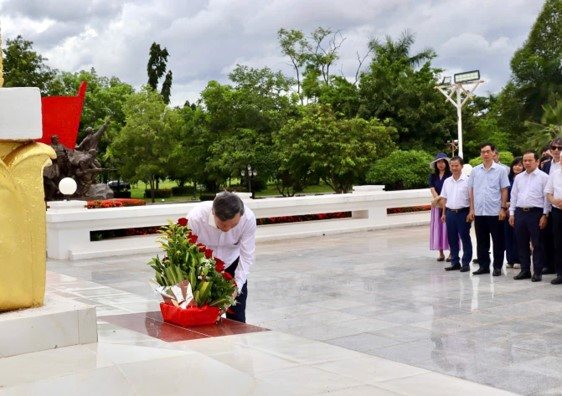 Anh-tin-bai