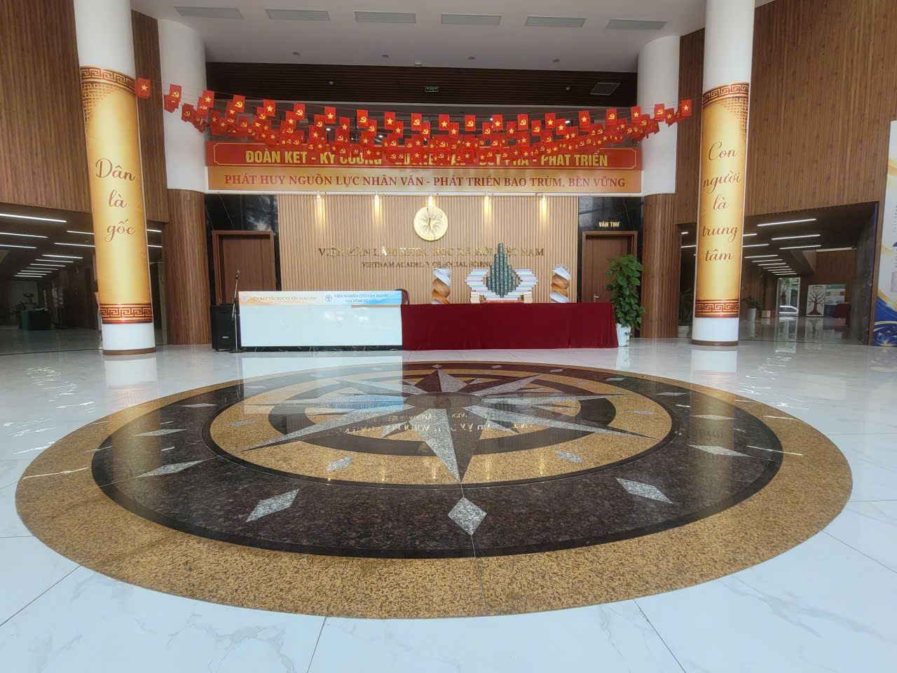 KHÔNG GIAN TRƯNG BÀY THÀNH TỰU NGHIÊN CỨU KHOA HỌC CỦA VIỆN DÂN TỘC HỌC VÀ TÔN GIÁO HỌC