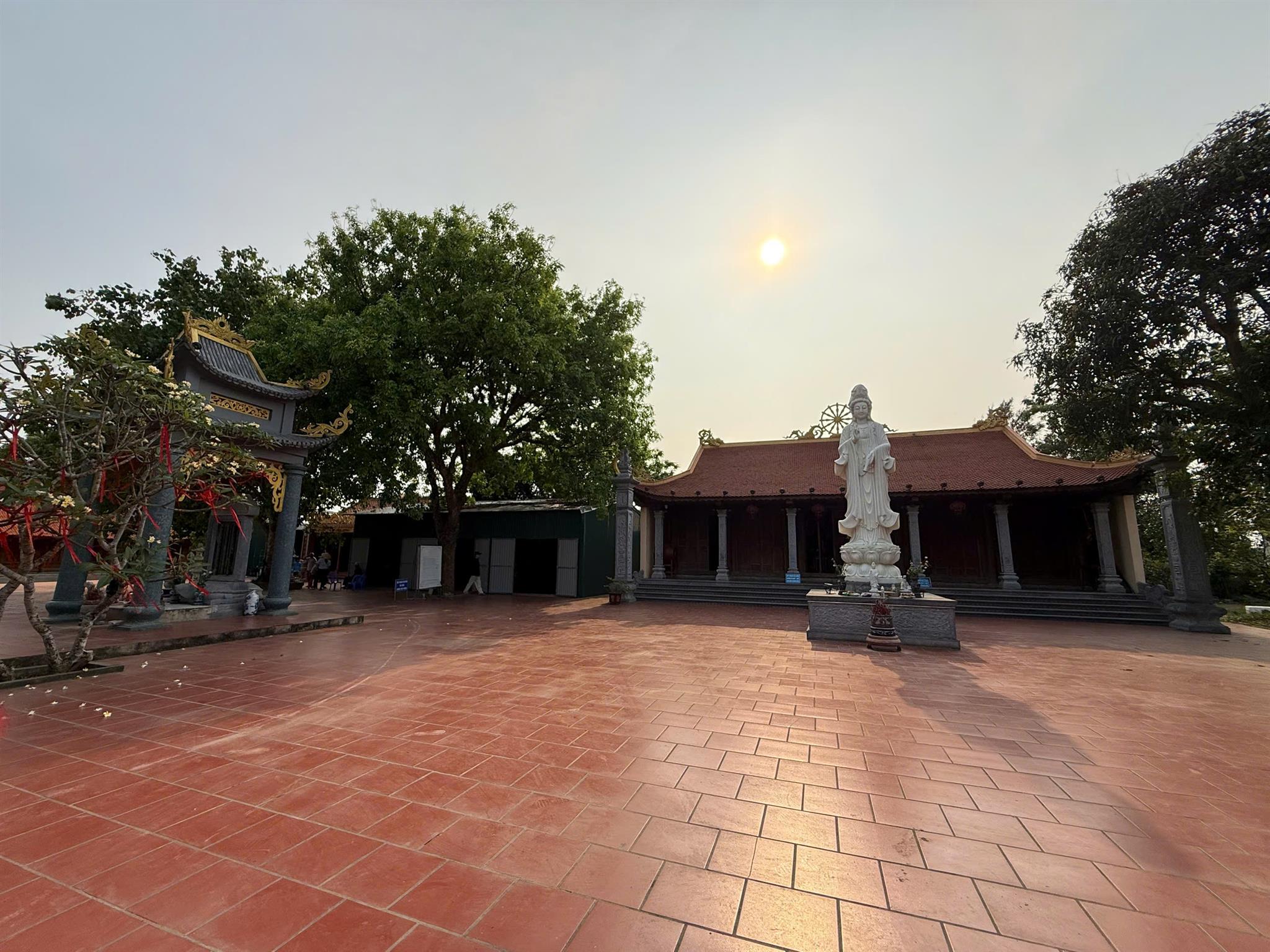 Phát huy giá trị của một số cơ sở tín ngưỡng trong đời sống của cư dân ven biển xã Hoằng Tiến, tỉnh Thanh Hóa trong bối cảnh mới