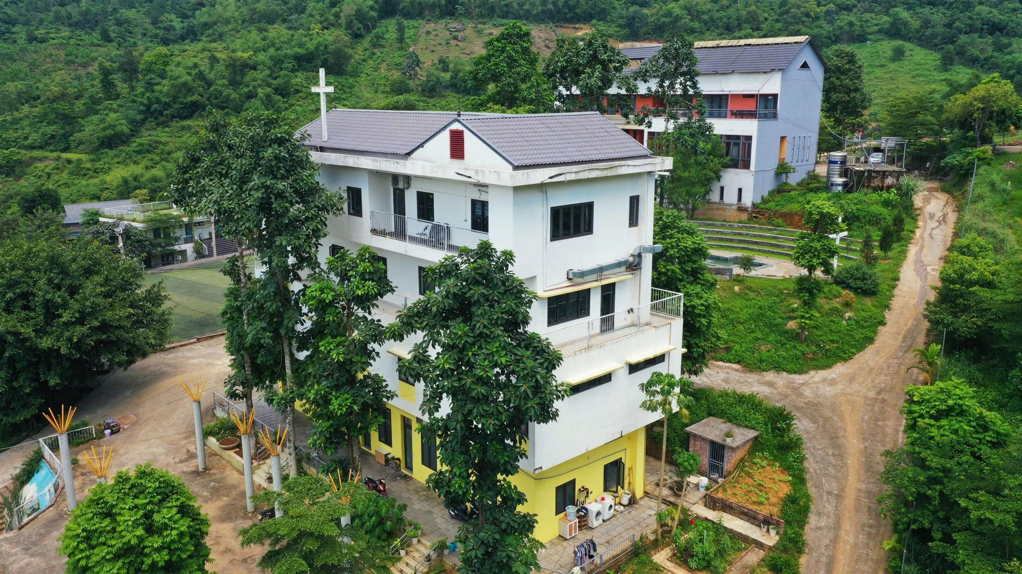 NGUYÊN NHÂN CẢI ĐẠO THEO TIN LÀNH Ở ĐÔ THỊ: TỪ NHU CẦU TÂM LINH ĐẾN ĐỘNG LỰC THẾ TỤC