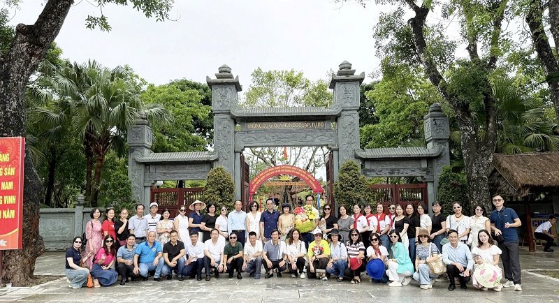 Anh-tin-bai