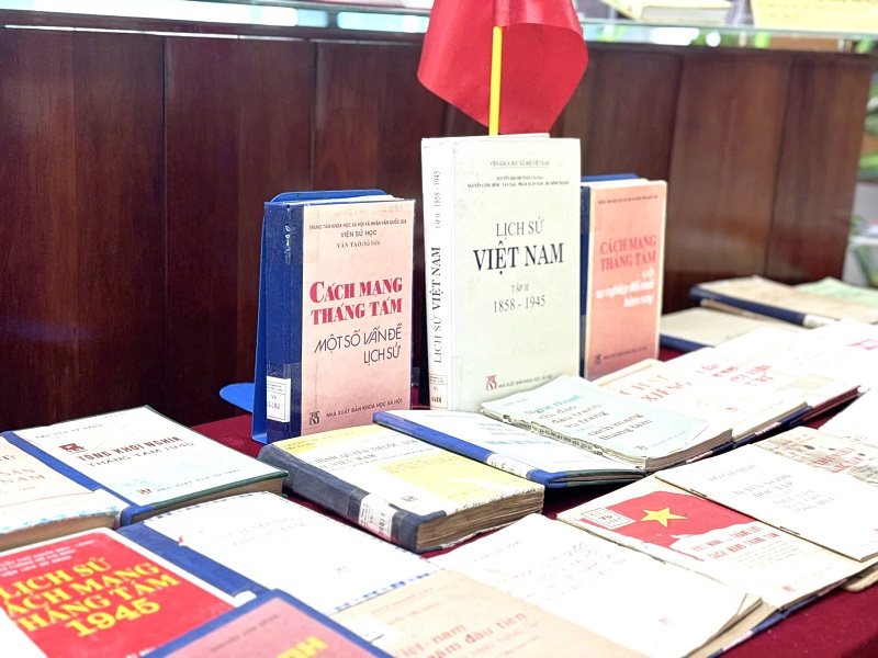 Anh-tin-bai