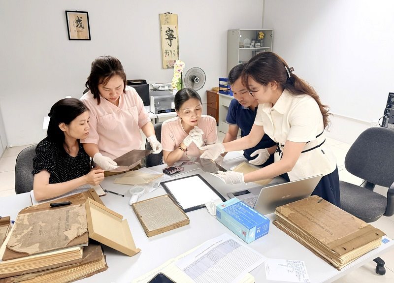 Anh-tin-bai