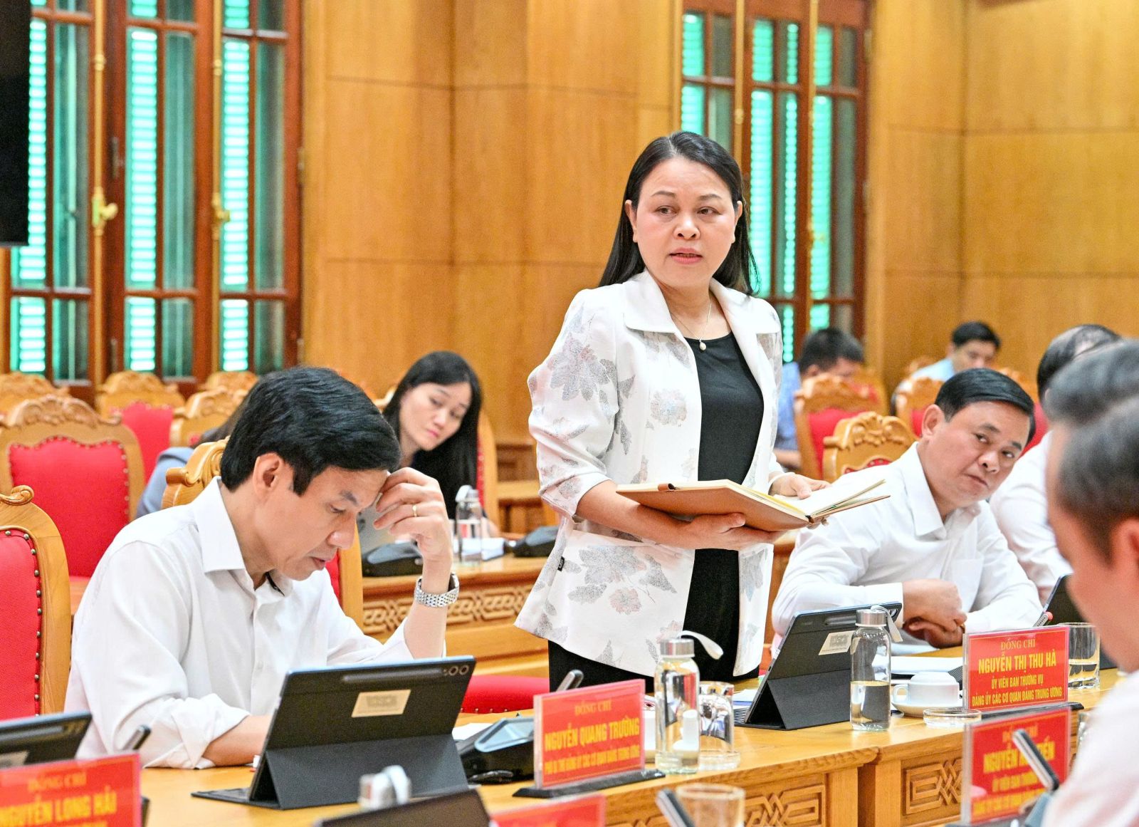 Anh-tin-bai