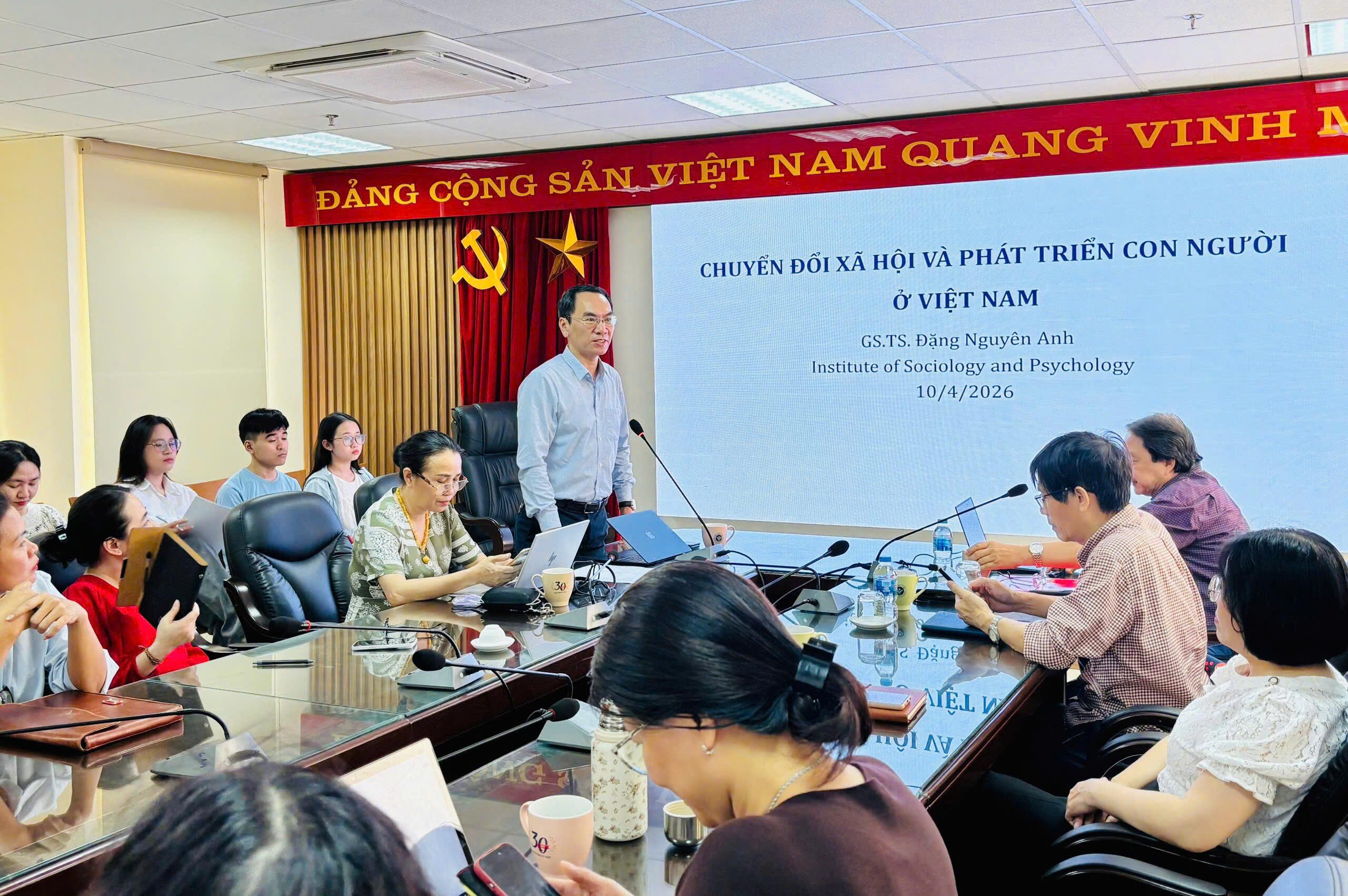 Viện Xã hội học và Tâm lý học tổ chức tọa đàm khoa học “Chuyển đổi xã hội và phát triển con người ở Việt Nam”