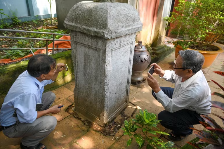 Anh-tin-bai