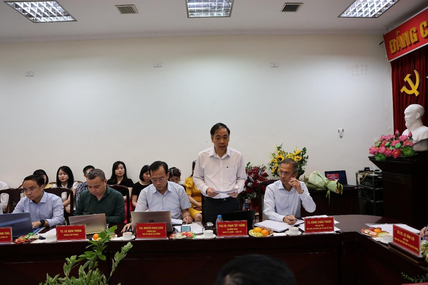 C:\Users\Thanh\Desktop\ẢNH CƠ QUAN\IMG_0241.JPG