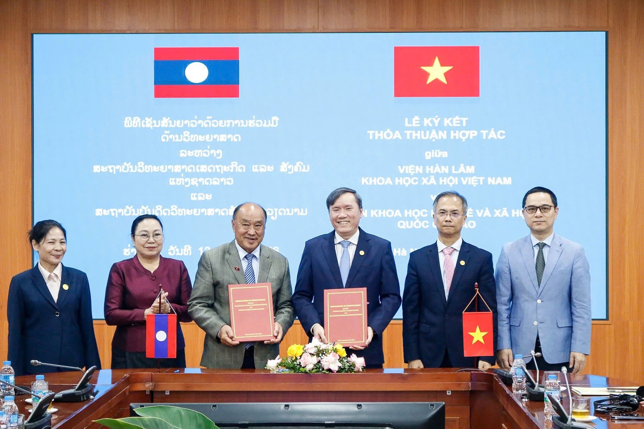Hội đàm Lãnh đạo và Ký kết thỏa thuận hợp tác khoa học giữa Viện Hàn lâm Khoa học xã hội Việt Nam và Viện Khoa học Kinh tế và Xã hội Quốc gia Lào