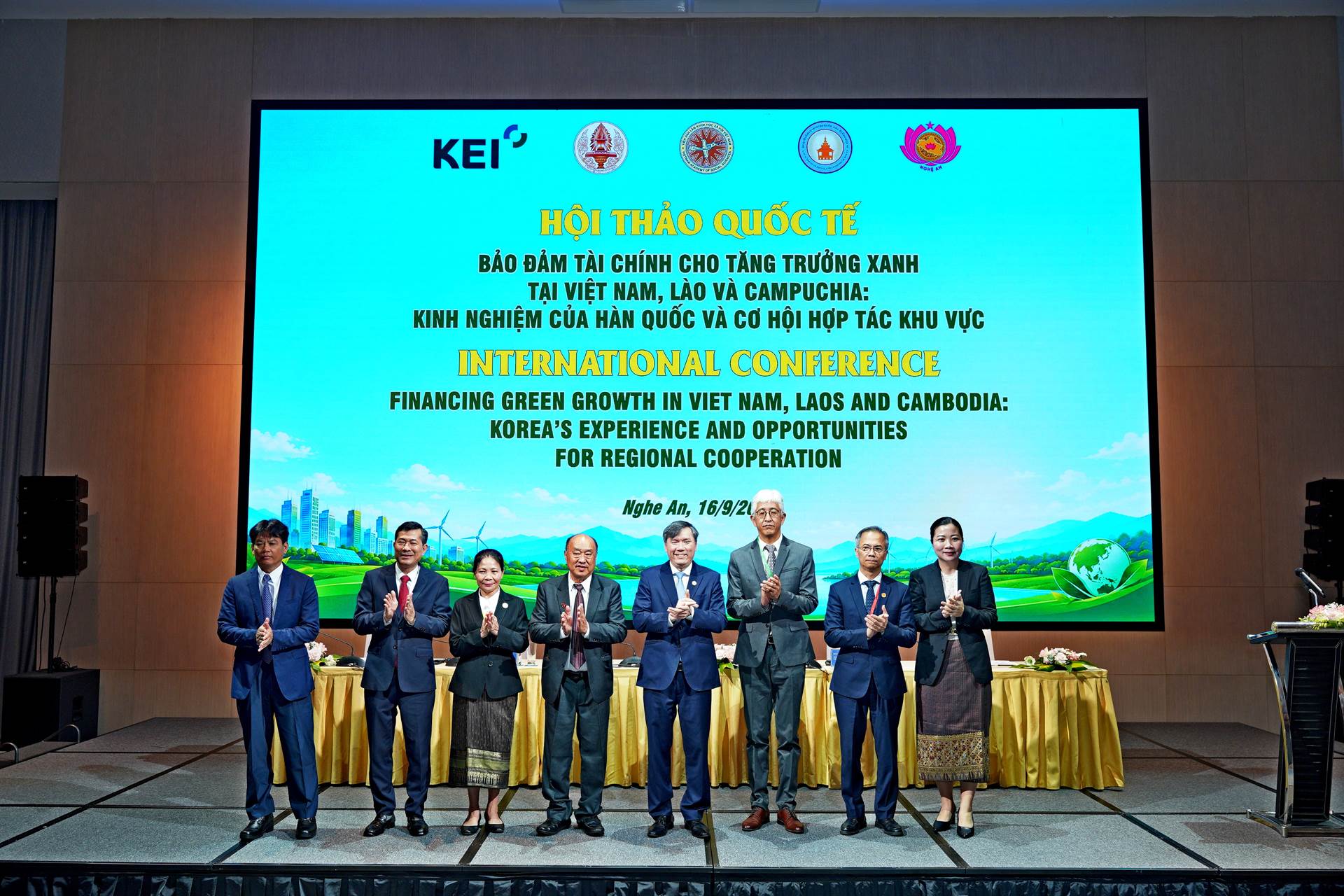 Hội thảo quốc tế thường niên lần thứ 13 VASS - LASES - RAC - KEI “Bảo đảm tài chính cho tăng trưởng xanh tại Việt Nam, Campuchia và Lào: Kinh nghiệm của Hàn Quốc và cơ hội hợp tác khu vực”