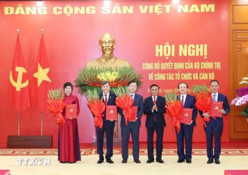 Lễ công bố quyết định của Bộ Chính trị về công tác tổ chức, cán bộ của Viện Hàn lâm Khoa Học Xã hội Việt Nam, Viện Hàn lâm Khoa học và Công nghệ Việt Nam, Thông Tấn Xã Việt Nam, Đài Truyền hình Việt Nam, Đài Tiếng nói Việt Nam