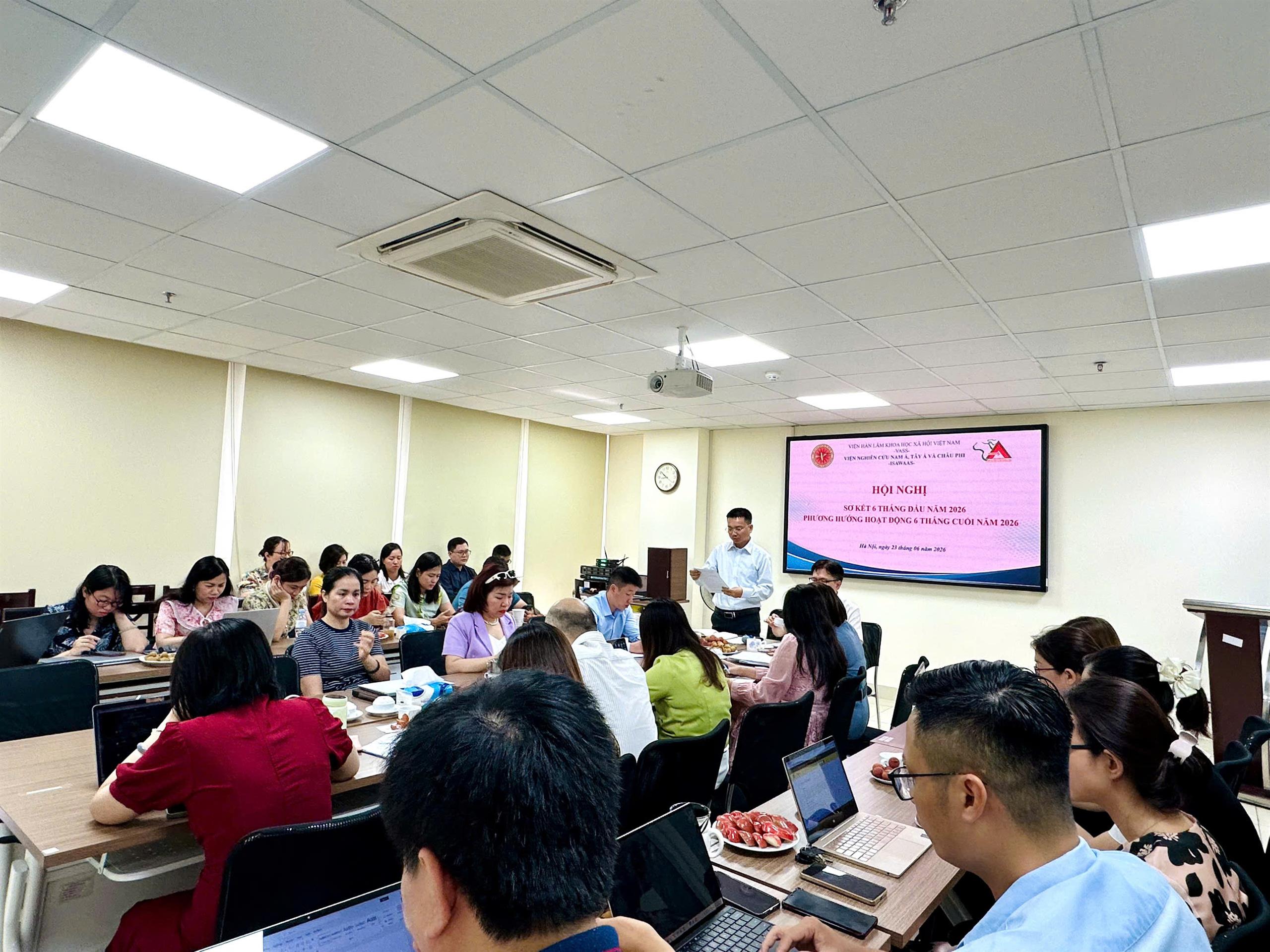 Viện Nghiên cứu Nam Á, Tây Á và Châu Phi tổ chức Hội nghị Sơ kết công tác 6 tháng đầu năm và triển khai nhiệm vụ trọng tâm 6 tháng cuối năm 2026