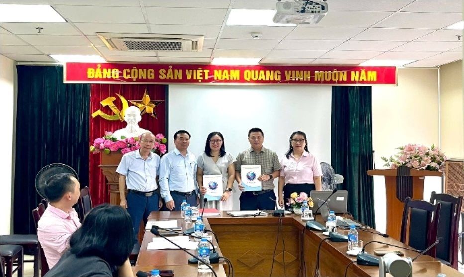 Tái bổ nhiệm Giám đốc và Phó Giám đốc Trung tâm Nghiên cứu Đông Nam Á