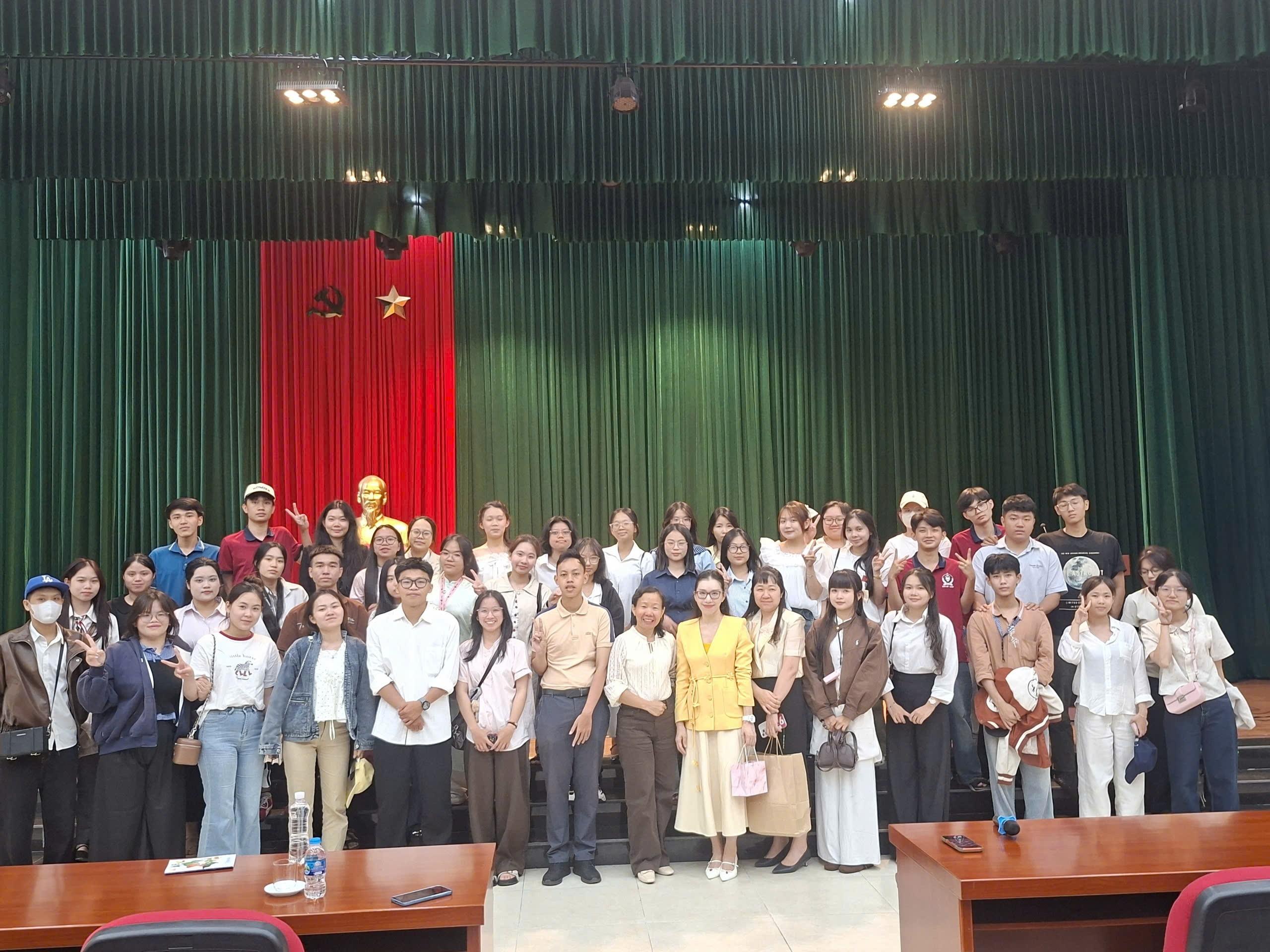 Viện Nghiên cứu Châu Á – Thái Bình Dương tiếp và làm việc với Đoàn công tác trường Đại học Sư phạm, Đại học Đà Nẵng