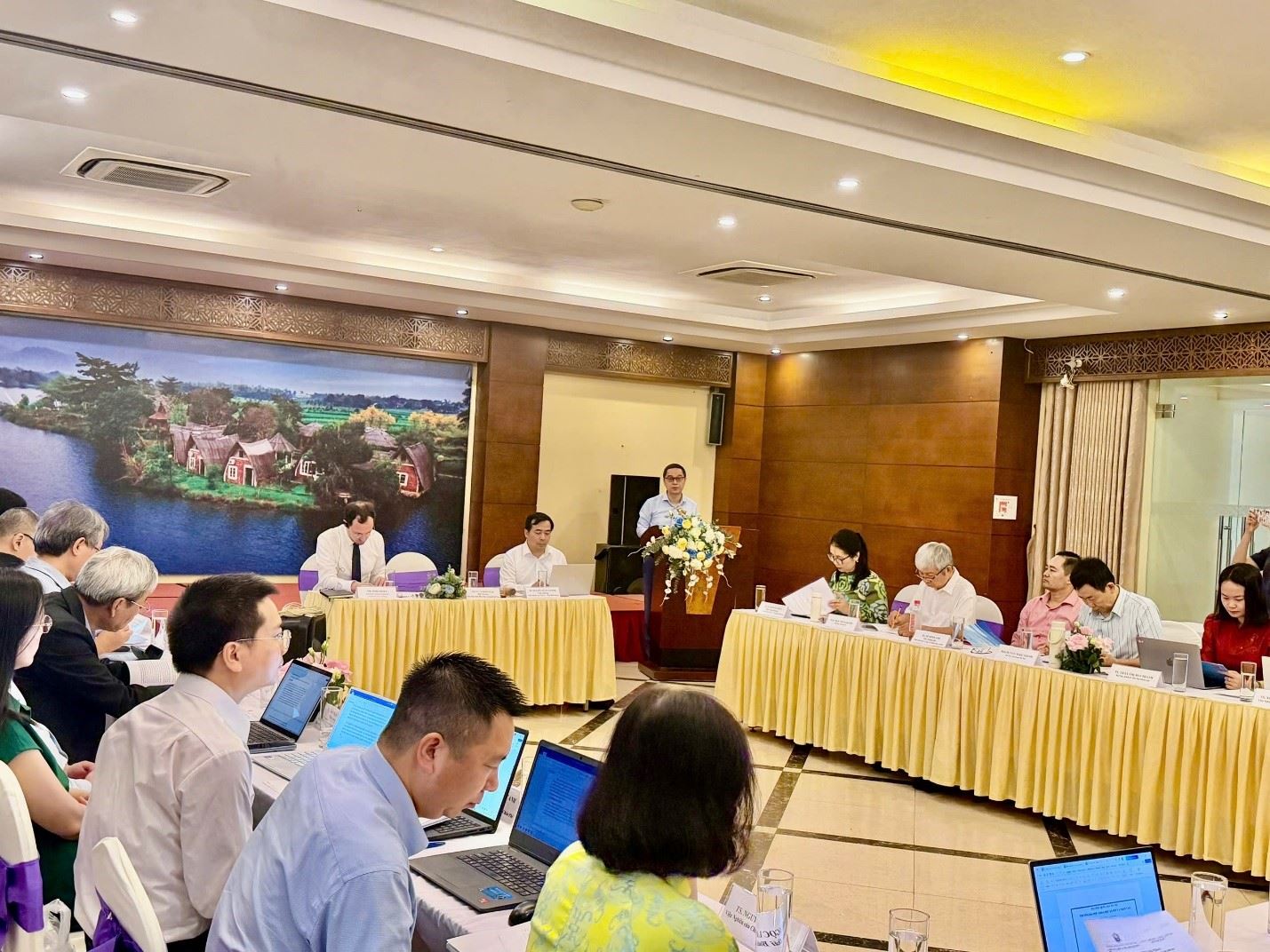 Hội thảo quốc tế: Tập hợp lực lượng của các nước tầm trung trong bối cảnh thế giới bất định hiện nay