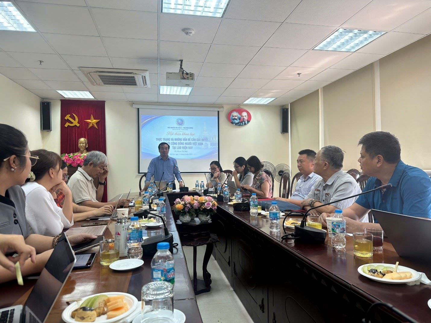 Hội thảo khoa học “Thực trạng và những vấn đề cần giải quyết đối với cộng đồng người Việt Nam tại Lào hiện nay”