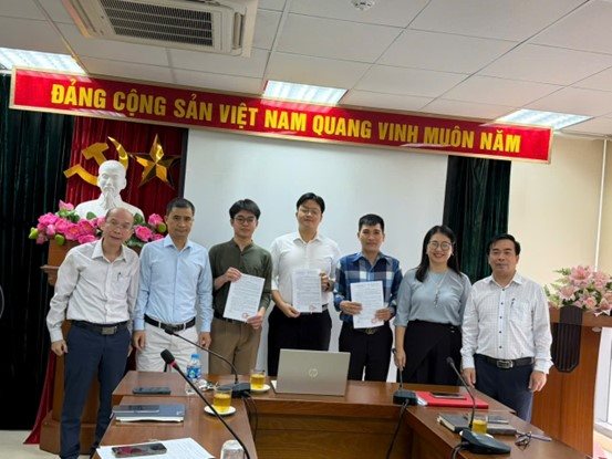  Lễ công bố và trao quyết định tiếp nhận viên chức của Viện Nghiên cứu Châu Á - Thái Bình Dương