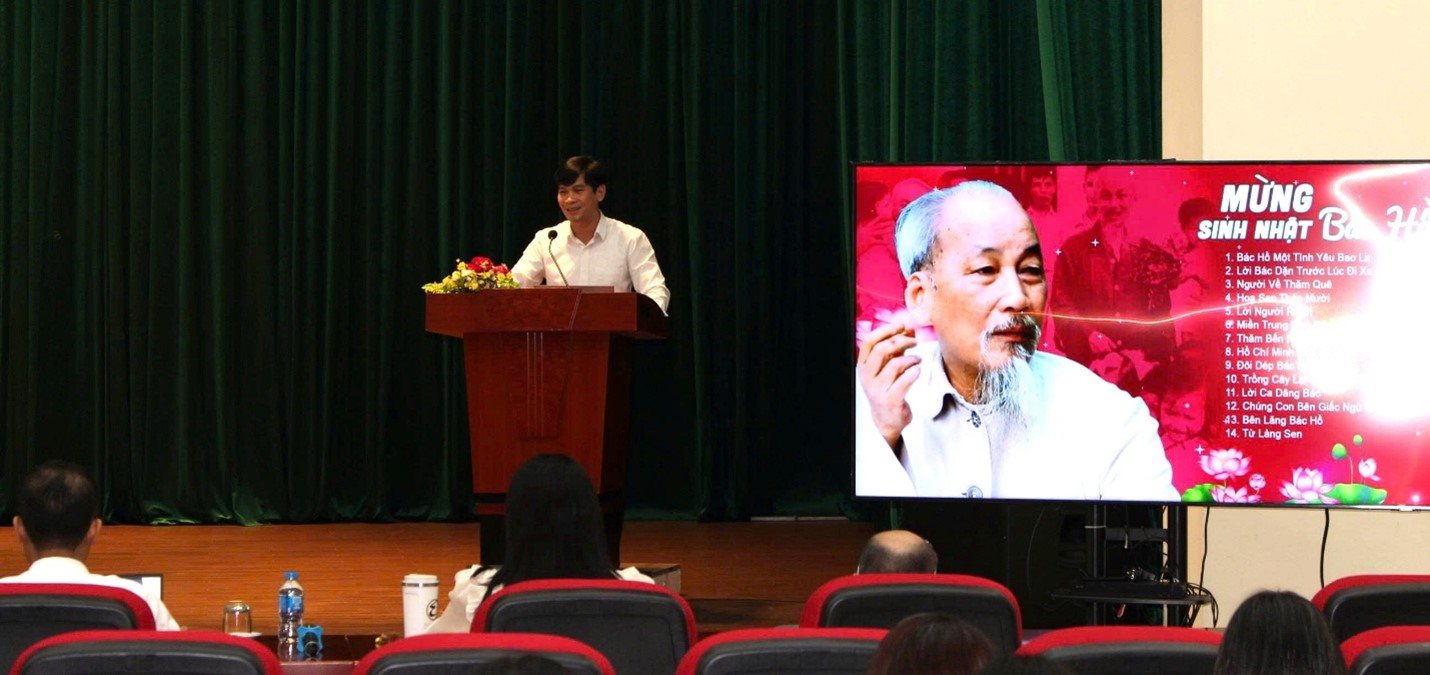 Đảng bộ Viện Nghiên cứu Châu Á - Thái Bình Dương tổ chức sinh hoạt chuyên đề nhân kỷ niệm 136 năm Ngày sinh Chủ tịch Hồ Chí Minh