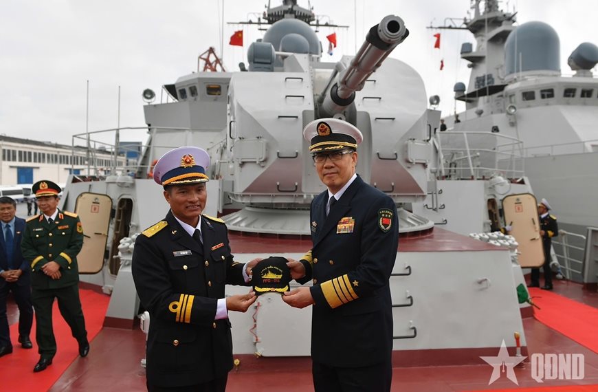Bộ trưởng Bộ Quốc phòng Việt Nam và Trung Quốc dự Lễ khởi hành tuần tra liên hợp hải quân