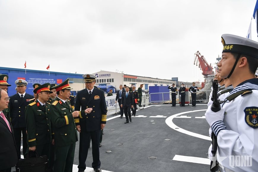 Bộ trưởng Bộ Quốc phòng Việt Nam và Trung Quốc dự Lễ khởi hành tuần tra liên hợp hải quân