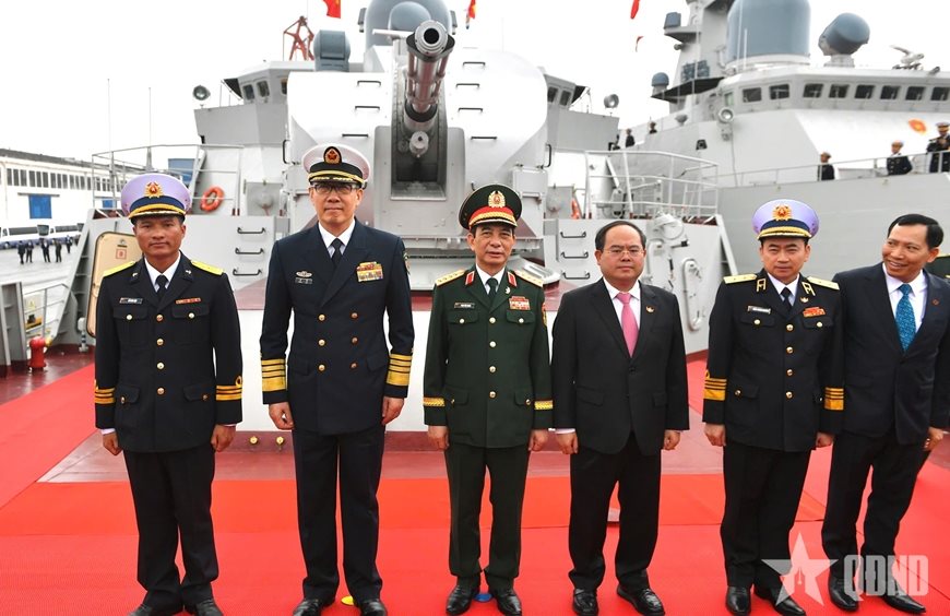 Bộ trưởng Bộ Quốc phòng Việt Nam và Trung Quốc dự Lễ khởi hành tuần tra liên hợp hải quân