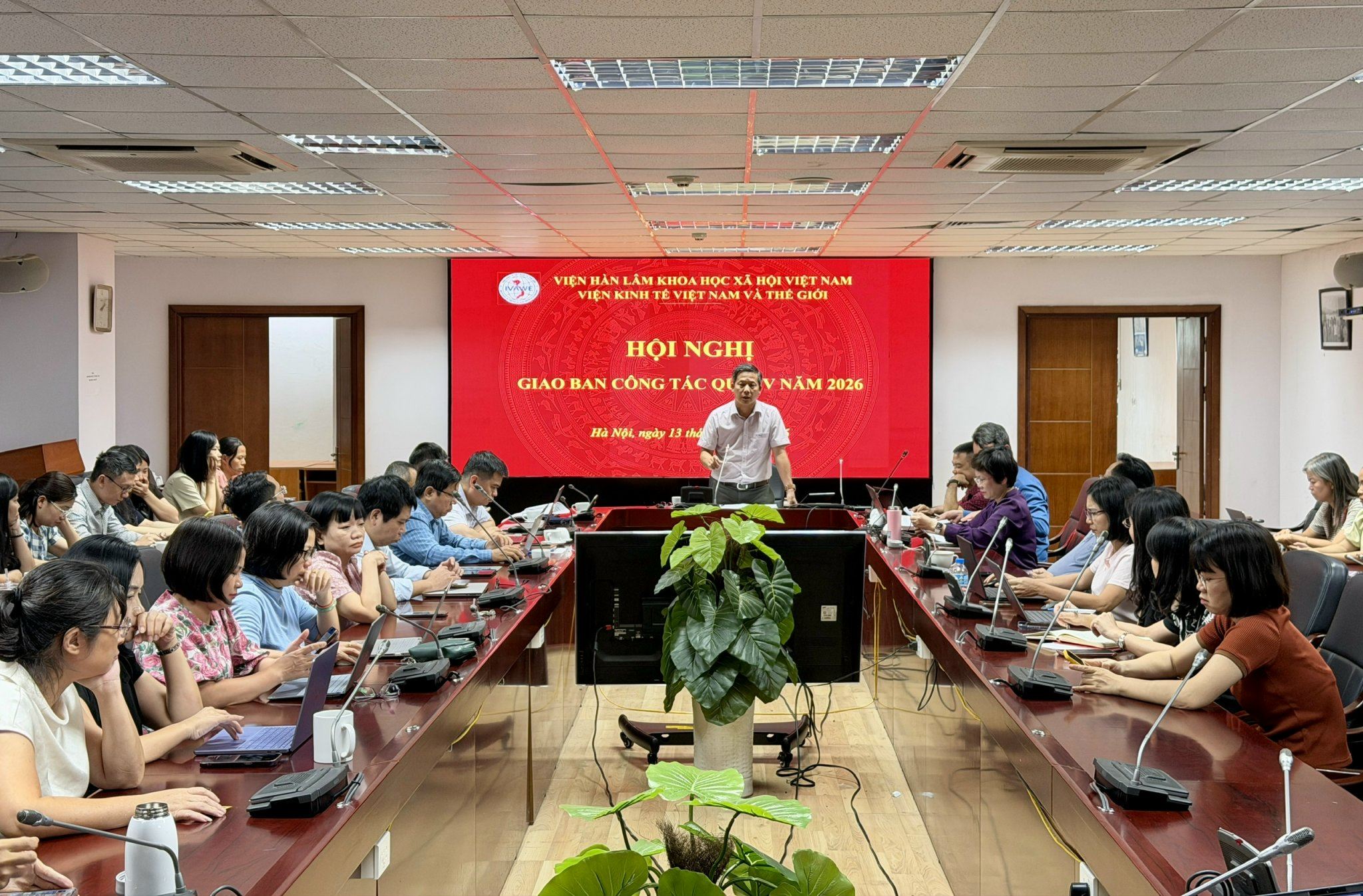 Viện Kinh tế Việt Nam và Thế giới tổ chức Hội nghị giao ban Quý IV năm 2026