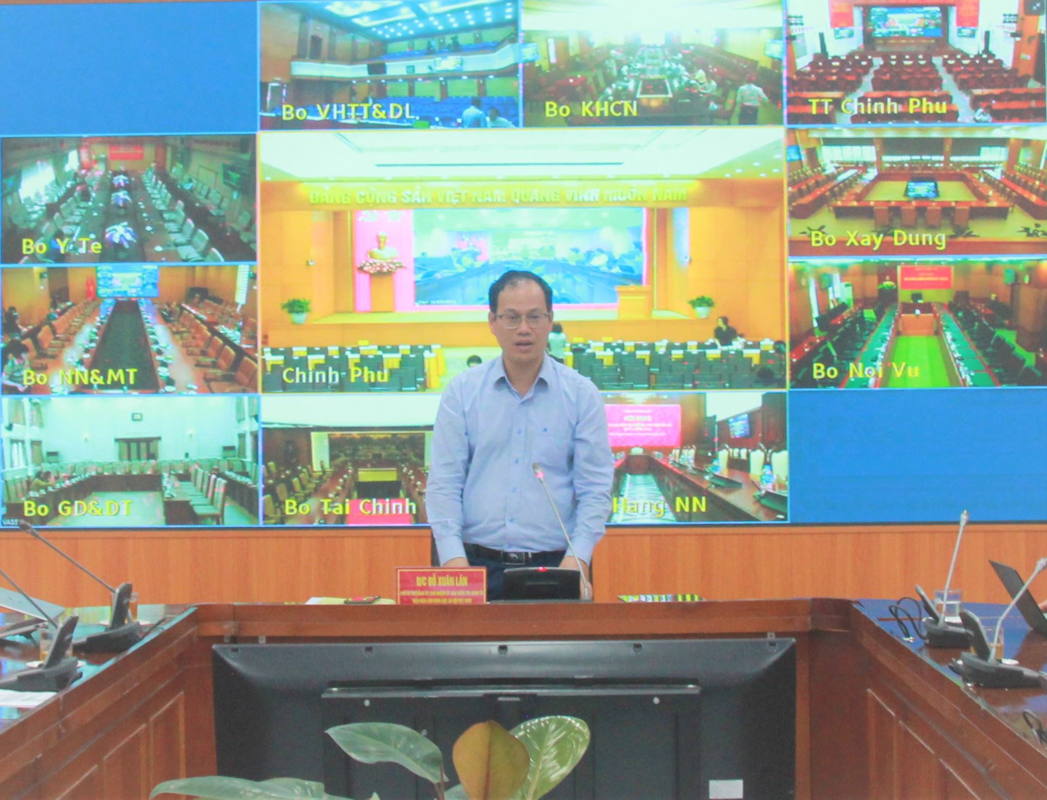 Đảng ủy Viện Hàn lâm Khoa học xã hội Việt Nam tham dự trực tuyến Hội nghị Báo cáo viên và Thông tin chuyên đề quý I/2026