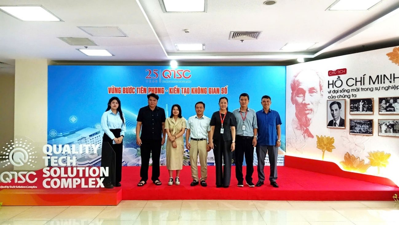 Trung tâm Chiến lược và Chính sách (Viện Kinh tế Việt Nam và Thế giới) tham quan, làm việc tại Khu Công viên phần mềm Quang Trung (QTSC)