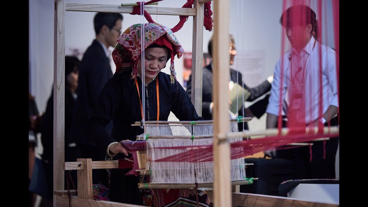 Nhìn lại Khai mạc trưng bày đặc biệt “Weaving Hands, Women’s Time: Weaving Traditions in ASEAN” (Những bàn tay dệt, Thời gian của phụ nữ: Truyền thống dệt may ở ASEAN) tại Busan, Hàn Quốc