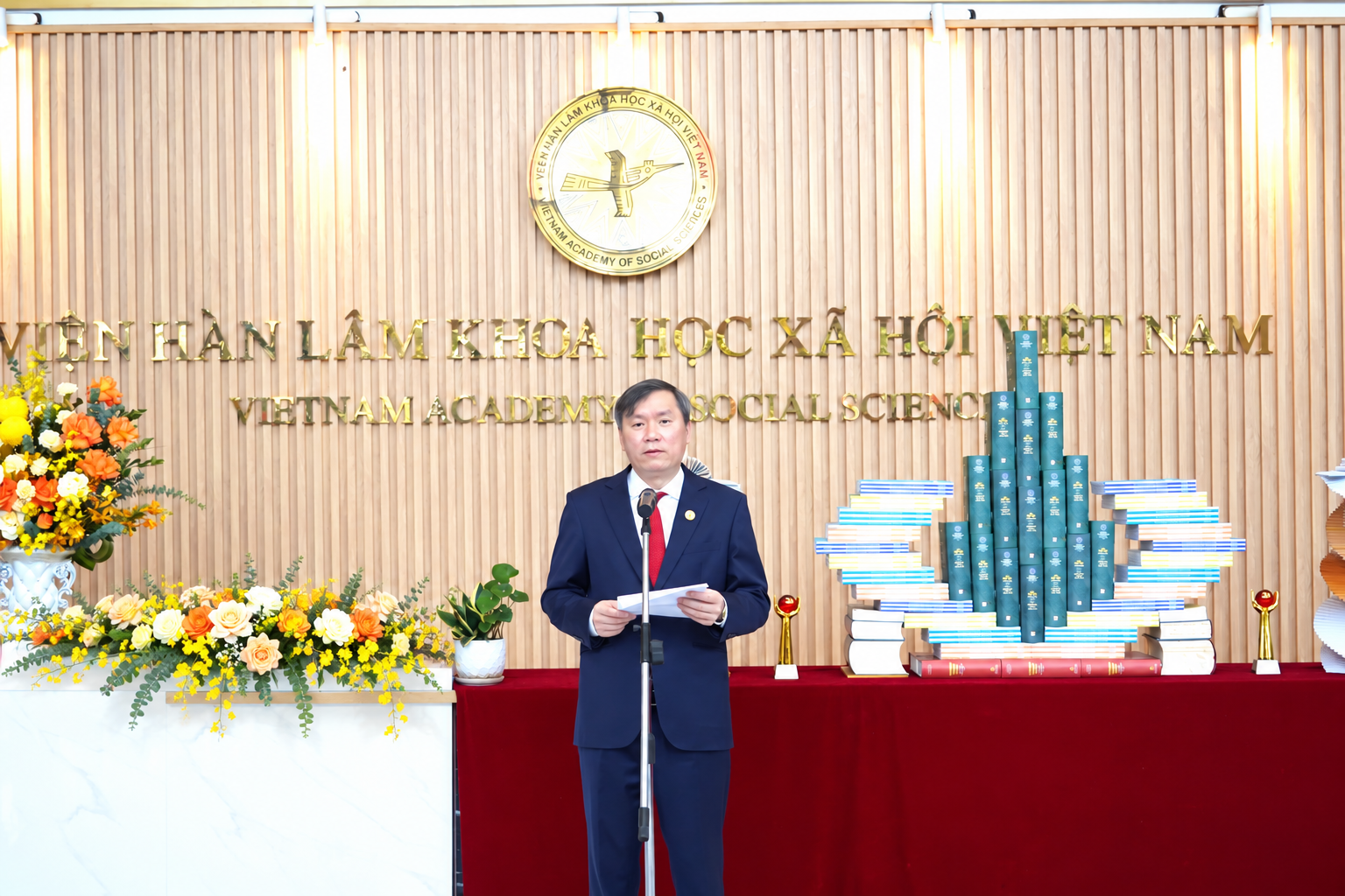 Khai mạc Trưng bày lần thứ IX: “Phát huy nguồn lực nhân văn - Phát triển bao trùm, bền vững”