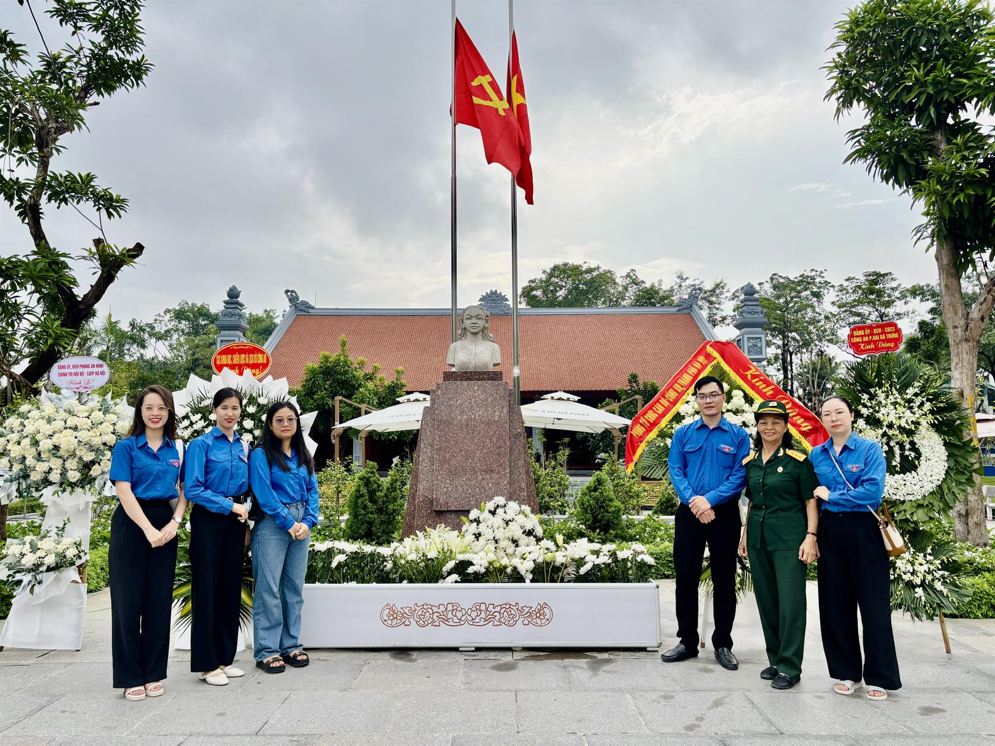 Anh-tin-bai
