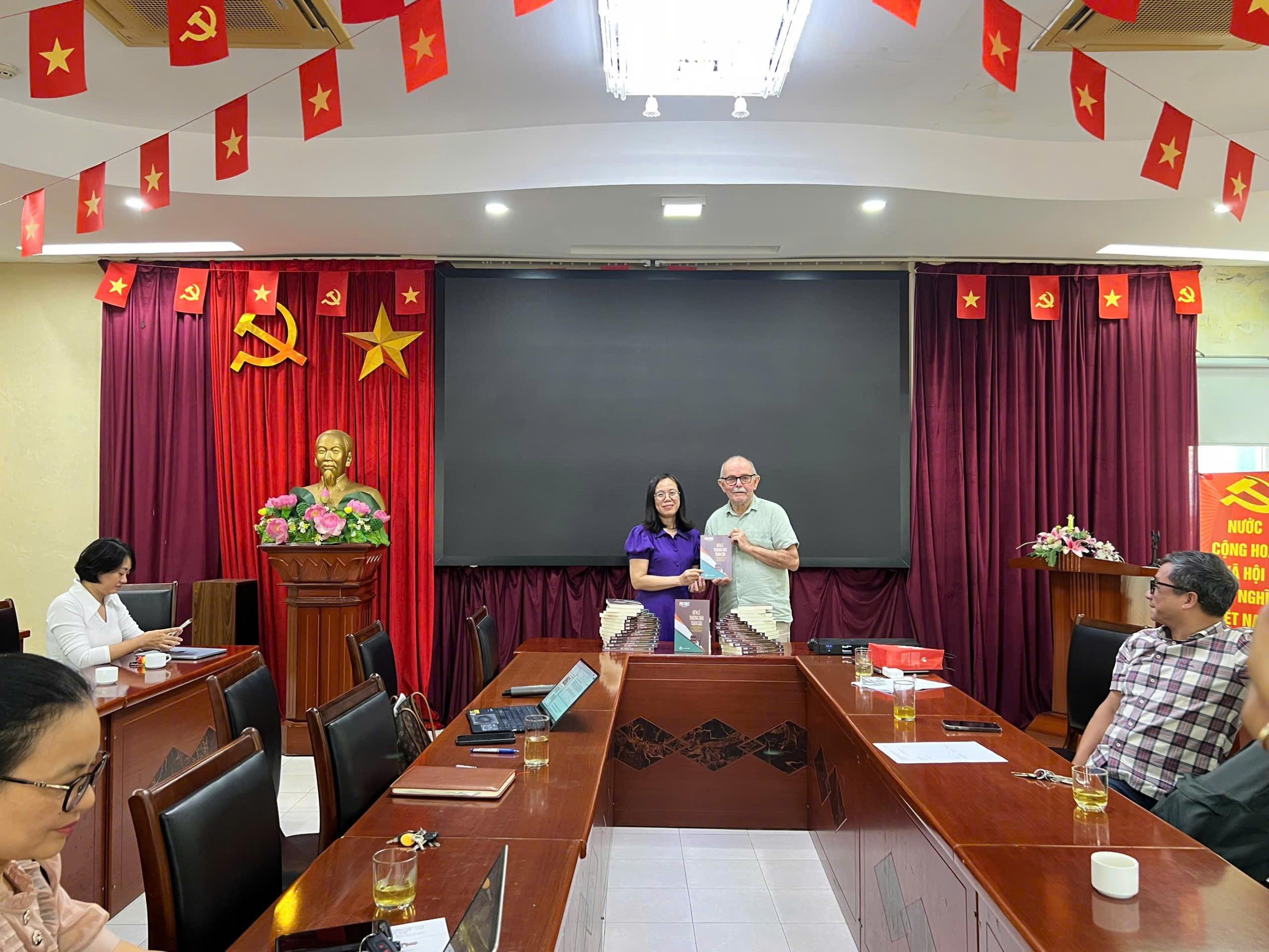 Anh-tin-bai