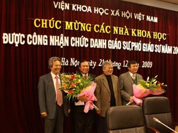 Công nhận giáo sư, phó giáo sư
