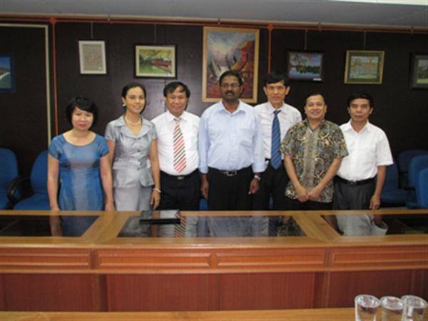 Đoàn công tác làm việc tại Malaysia