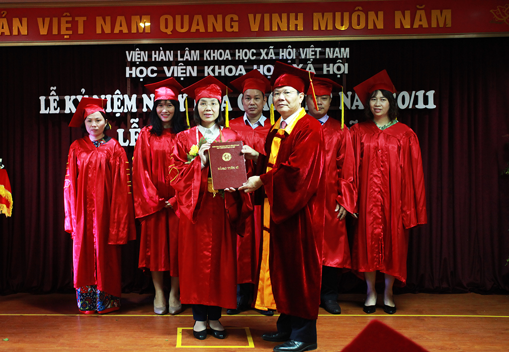 Lễ Trao bằng tiến sĩ đợt 2 năm 2018