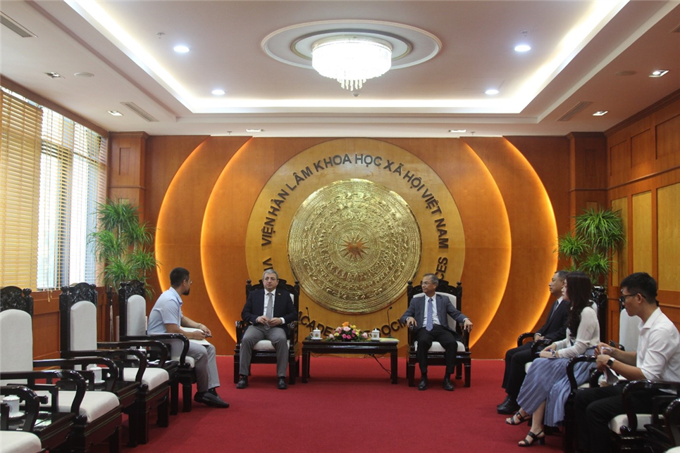 Toàn cảnh buổi làm việc