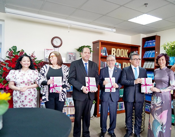 Ngày sách và Văn hóa đọc Việt Nam 21/4: Triển lãm sách, tài liệu về khoa học xã hội kế thừa, hội nhập và phát triển