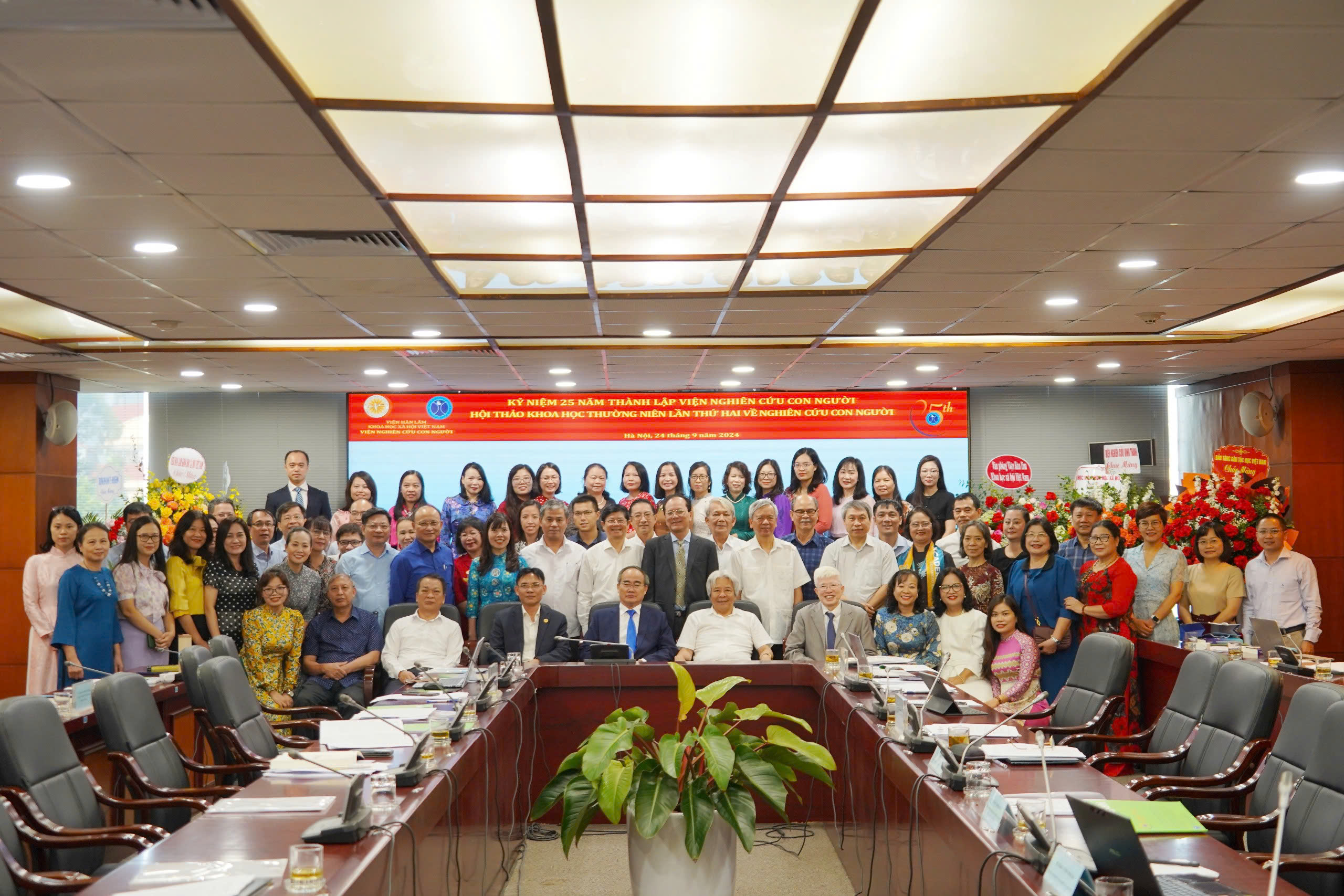 Hội thảo khoa học thường niên lần thứ hai về Nghiên cứu con người: “Nâng cao chất lượng cuộc sống vì mục tiêu phát triển con người” và chào mừng lễ kỉ niệm 25 năm thành lập Viện Nghiên cứu Con người (9/1999-9/2024)