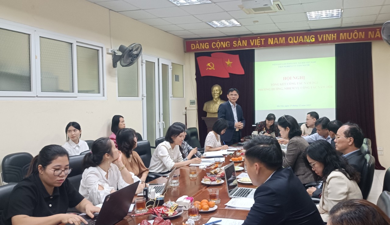 Hội nghị Tổng kết công tác năm 2023 và triển khai nhiệm vụ năm 2024 của Viện Nghiên cứu Con người