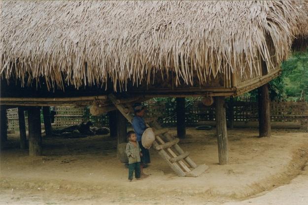 Thổ
Nghệ An
1996