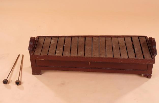 Kim loại
Dàn nhạc pin peat
Khmer
Siem Reap, Cambodia

1987