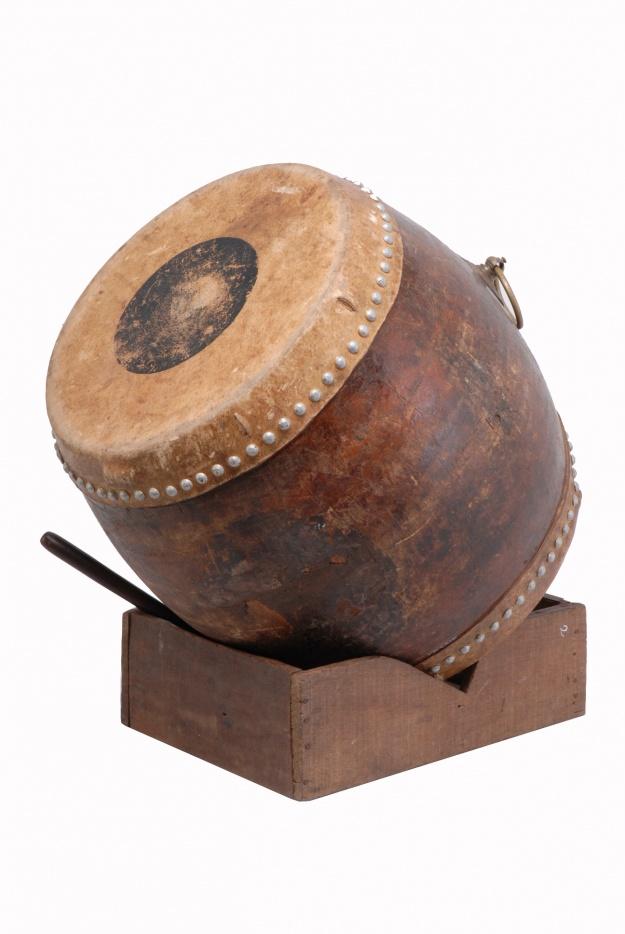 Mặt da, tang gỗ
Dàn nhạc pin peat
Khmer
Siem Reap, Cambodia

1987