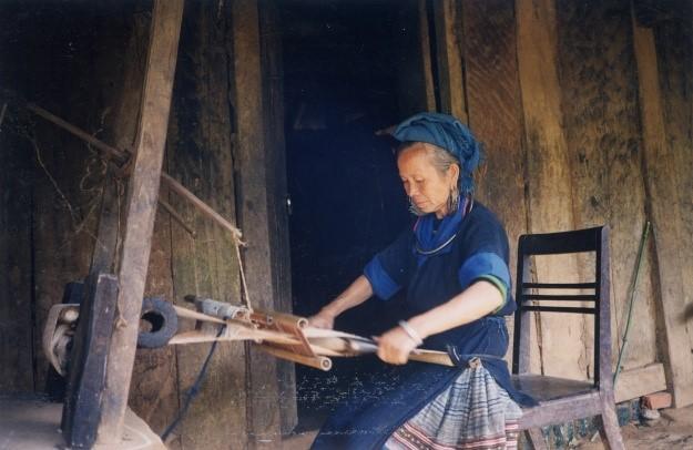 Hmông (Hmông Hoa)
Lào Cai
2003